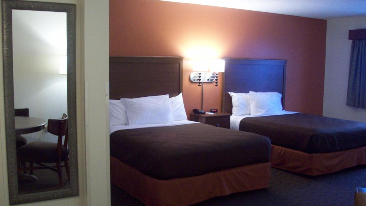 Americinn By Wyndham Silver City Экстерьер фото